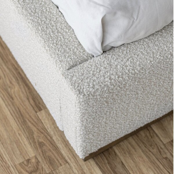 Faye Bed